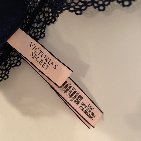 Victoria’s Secret Lace Strappy Triangle Bralette - Picture 4 of 7